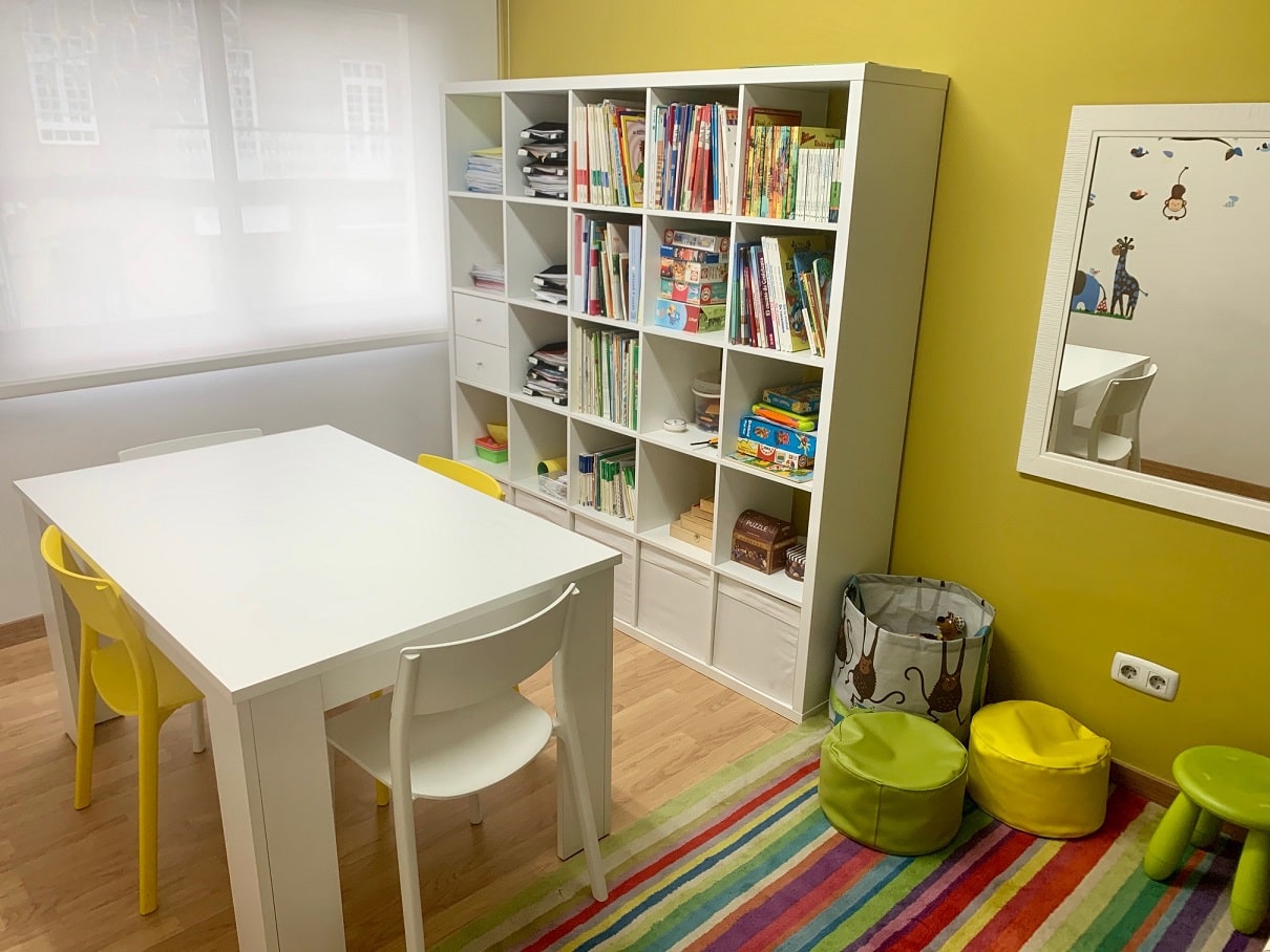 Instalaciones - sala de lectura y juegos para niños de Áreas Psicología en Cangas do Morrazo